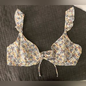 NWOT Abercrombie & Fitch floral bikini top
